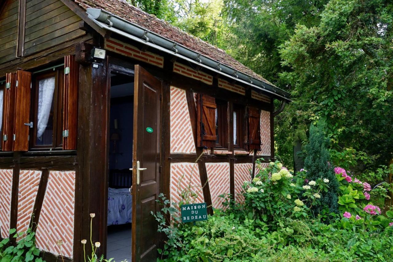 Le Moulin De La Planche Bed & Breakfast Cerelles Exterior photo