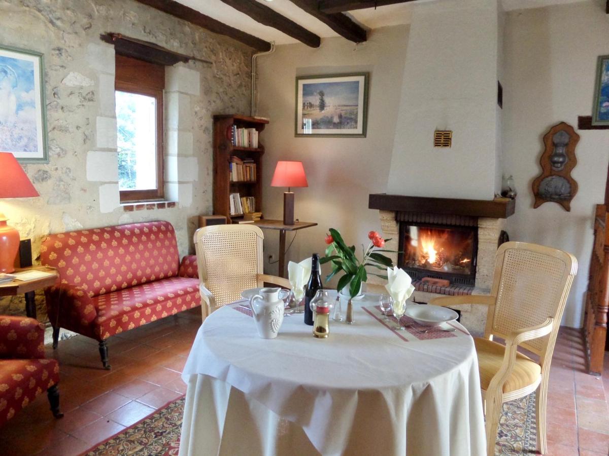 Le Moulin De La Planche Bed & Breakfast Cerelles Exterior photo